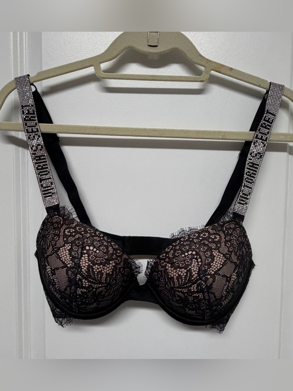 Victoria's Secret Very Sexy Shine Strap Push-Up Bra - 32D